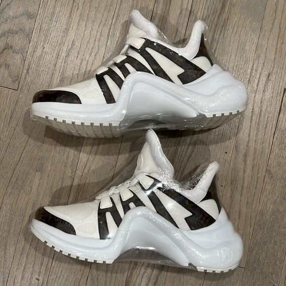 Louis Vuitton Archlight Sneaker - Picture 10 of 10